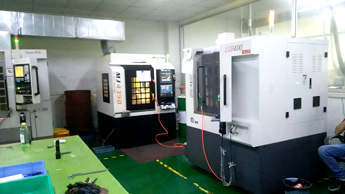 The workshop of YIZE MOULD