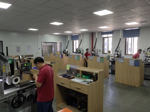 precision mold parts manufacturing in YIZE