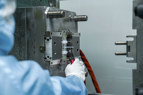 Removing Sprue Gate Residues