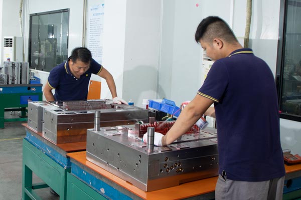 precision medical mold