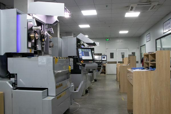 precision injection mold processing