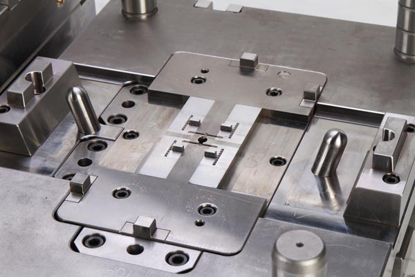 high-precision injection mold