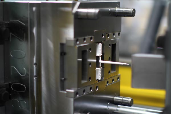 gas-assisted injection molding