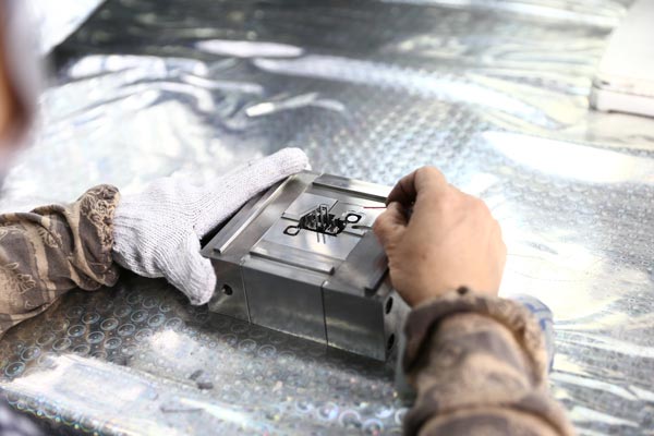 plastic mold polishing